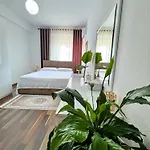Laurent's Апартаменты *