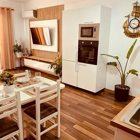 Laurent's Apartment Durres