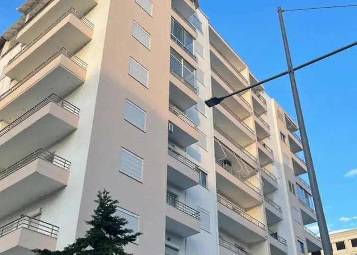 Laurent's Apartament *